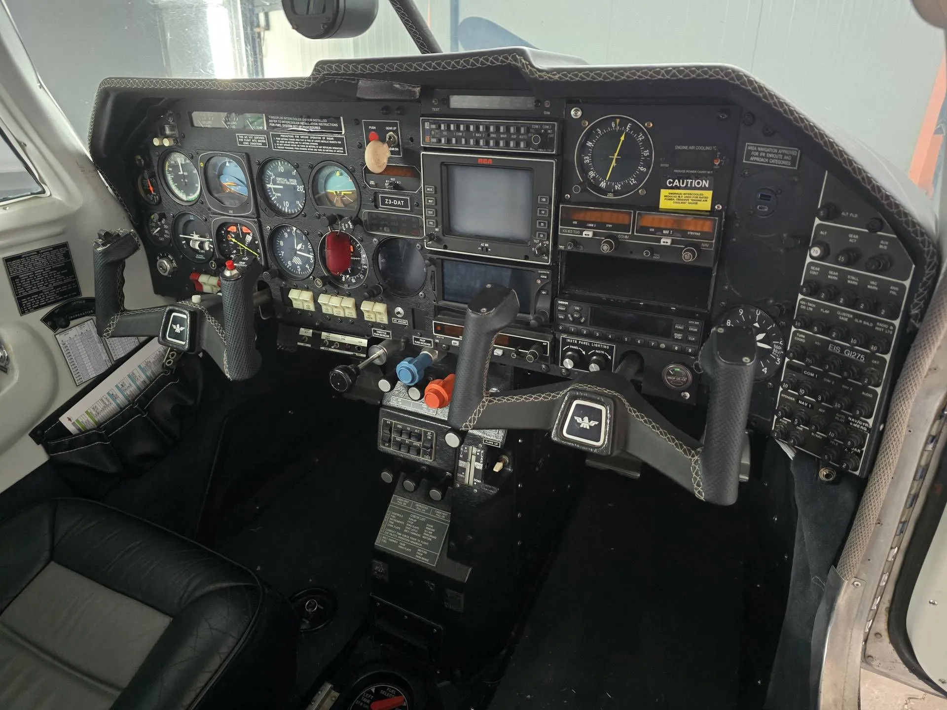 Cockpit and instrument panel of a 1981 Mooney M20K 231.