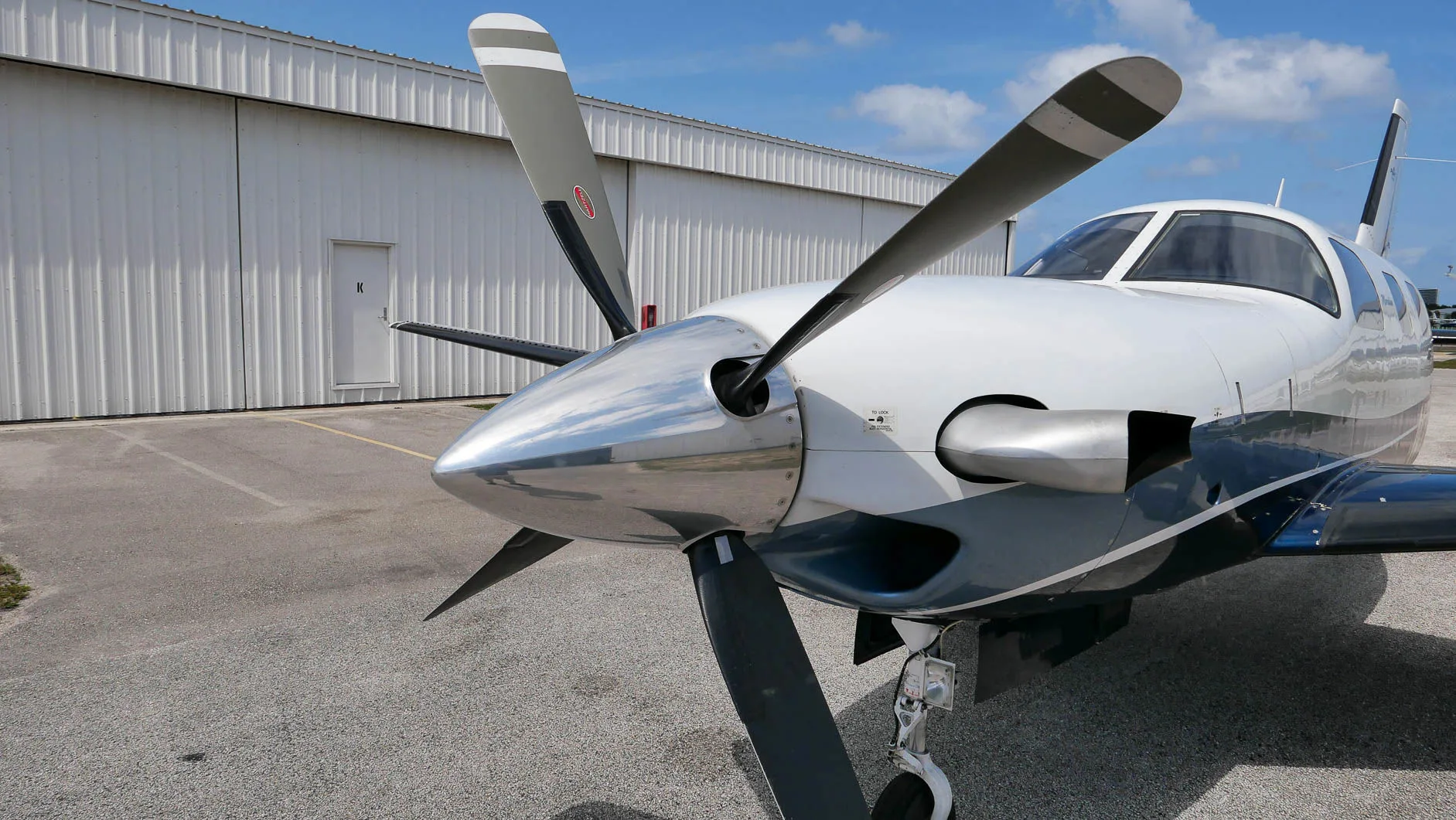 Exterior view of a 2008 Piper PA-46-500TP M500 Meridian.
