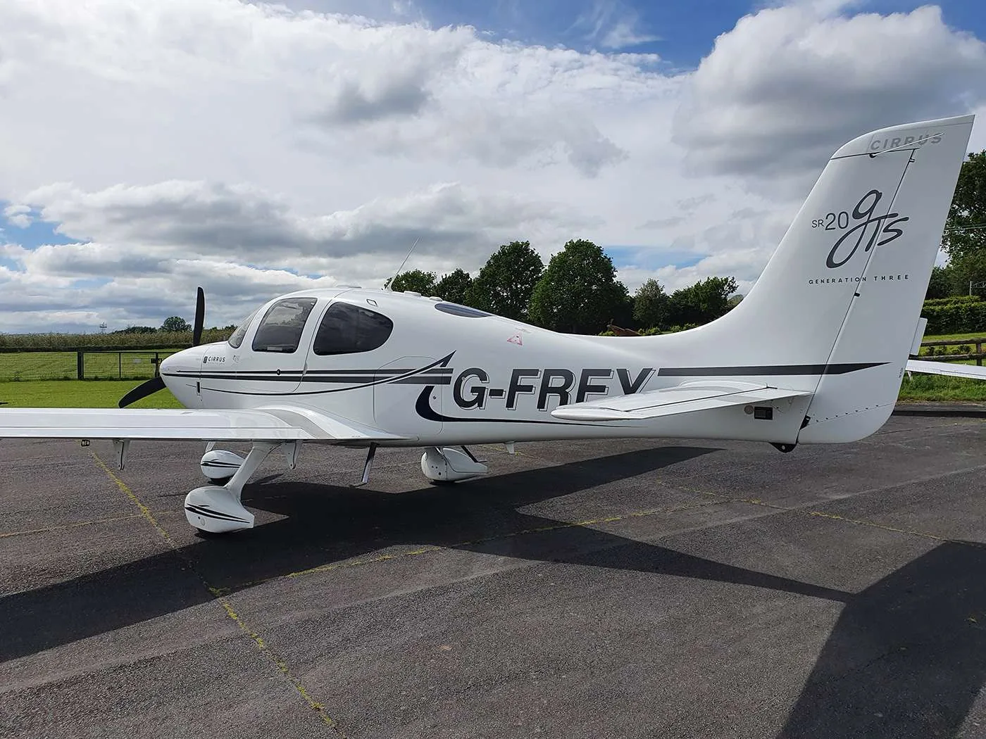 Exterior view of a 2008 Cirrus SR20 G3 GTS.