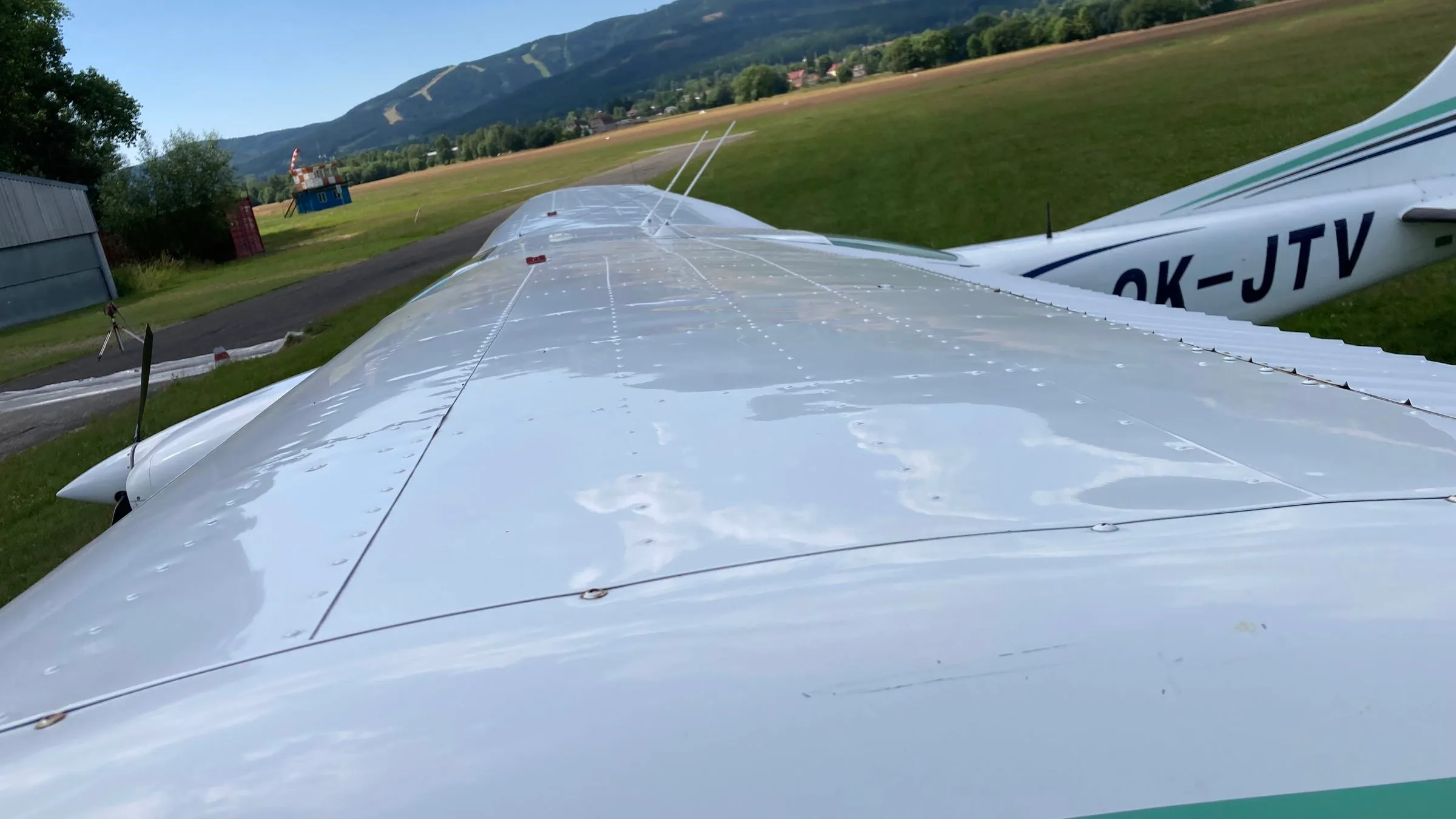 Exterior view of a 1975 Cessna 182 Skylane.