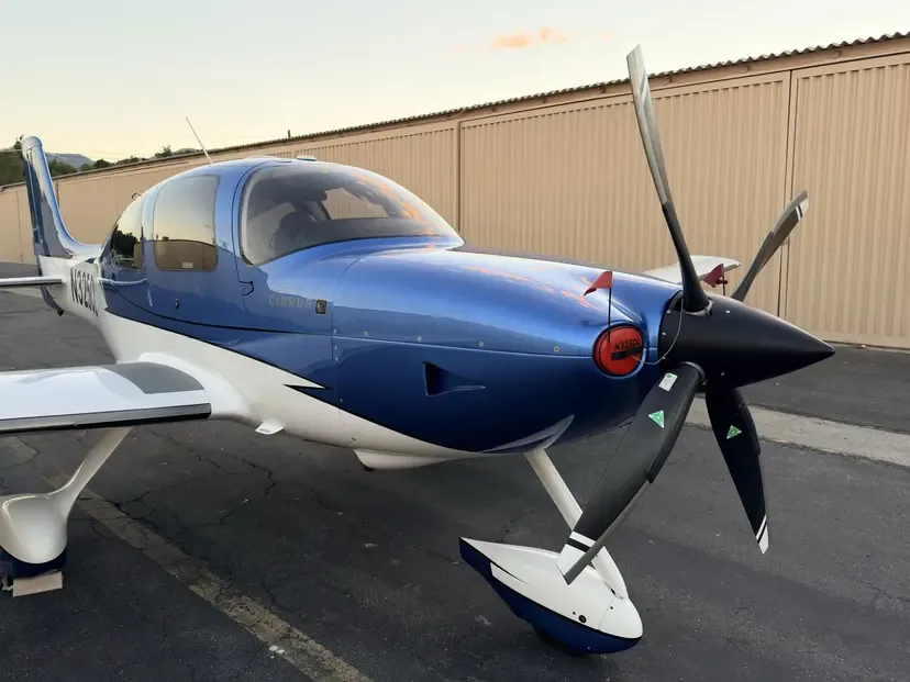 Exterior view of a 2010 Cirrus SR22 G3 GTS.