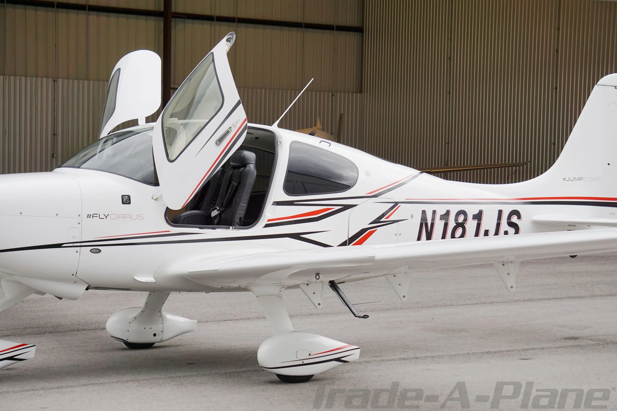 Exterior view of a 2023 CIRRUS SR20-G6, N181JS.
