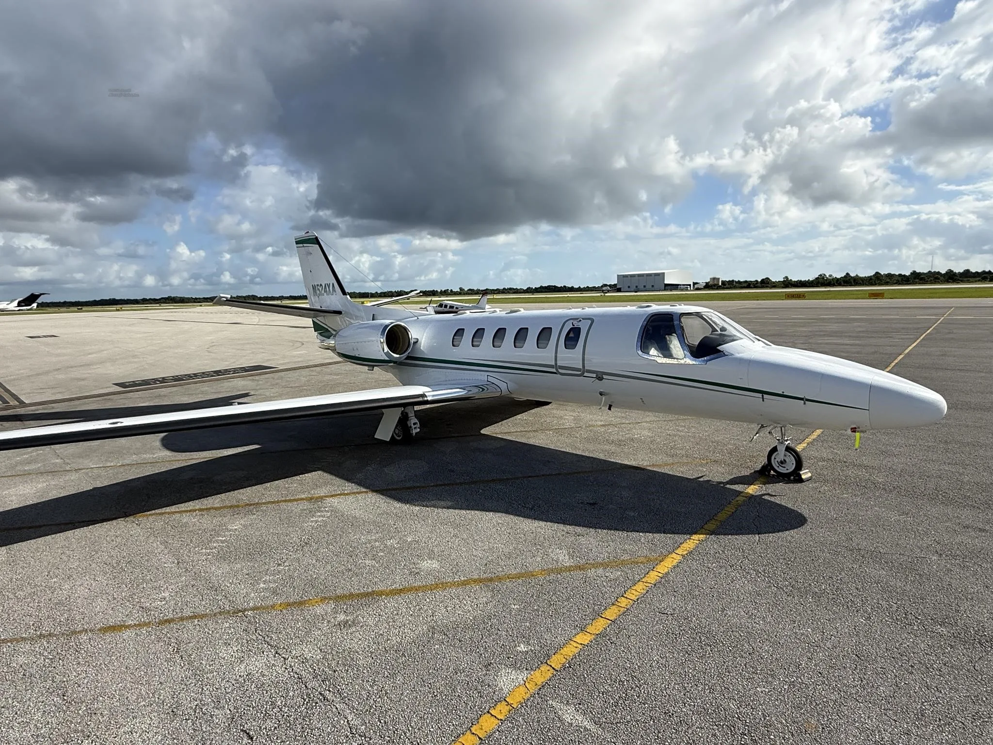 Exterior view of a 2001 CESSNA CITATION BRAVO, N524XA.