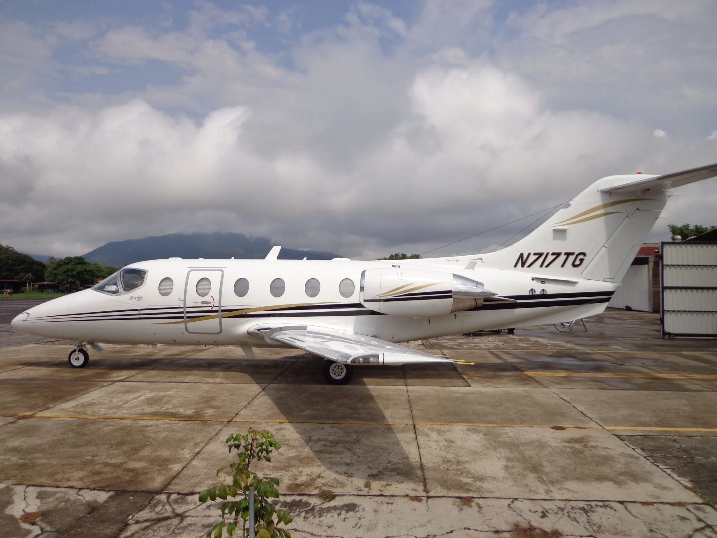 Exterior view of a 2001 Beechcraft Hawker 400A.