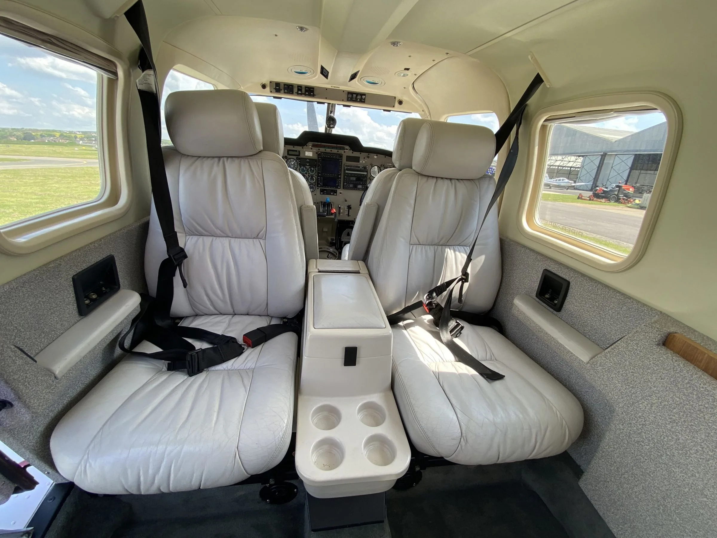Cabin interior of a 2003 Piper PA-32R-301T Saratoga 2 TC.