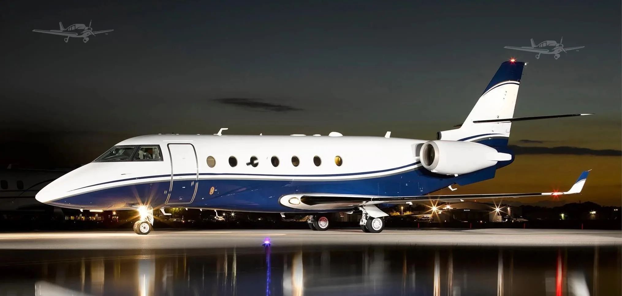 Exterior view of a 2000 GULFSTREAM G200.