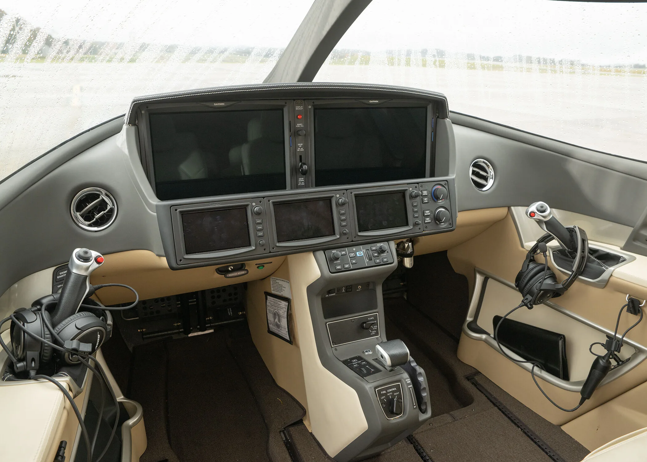 Cockpit and instrument panel of a 2023 Cirrus SF50 G2+ Elite.