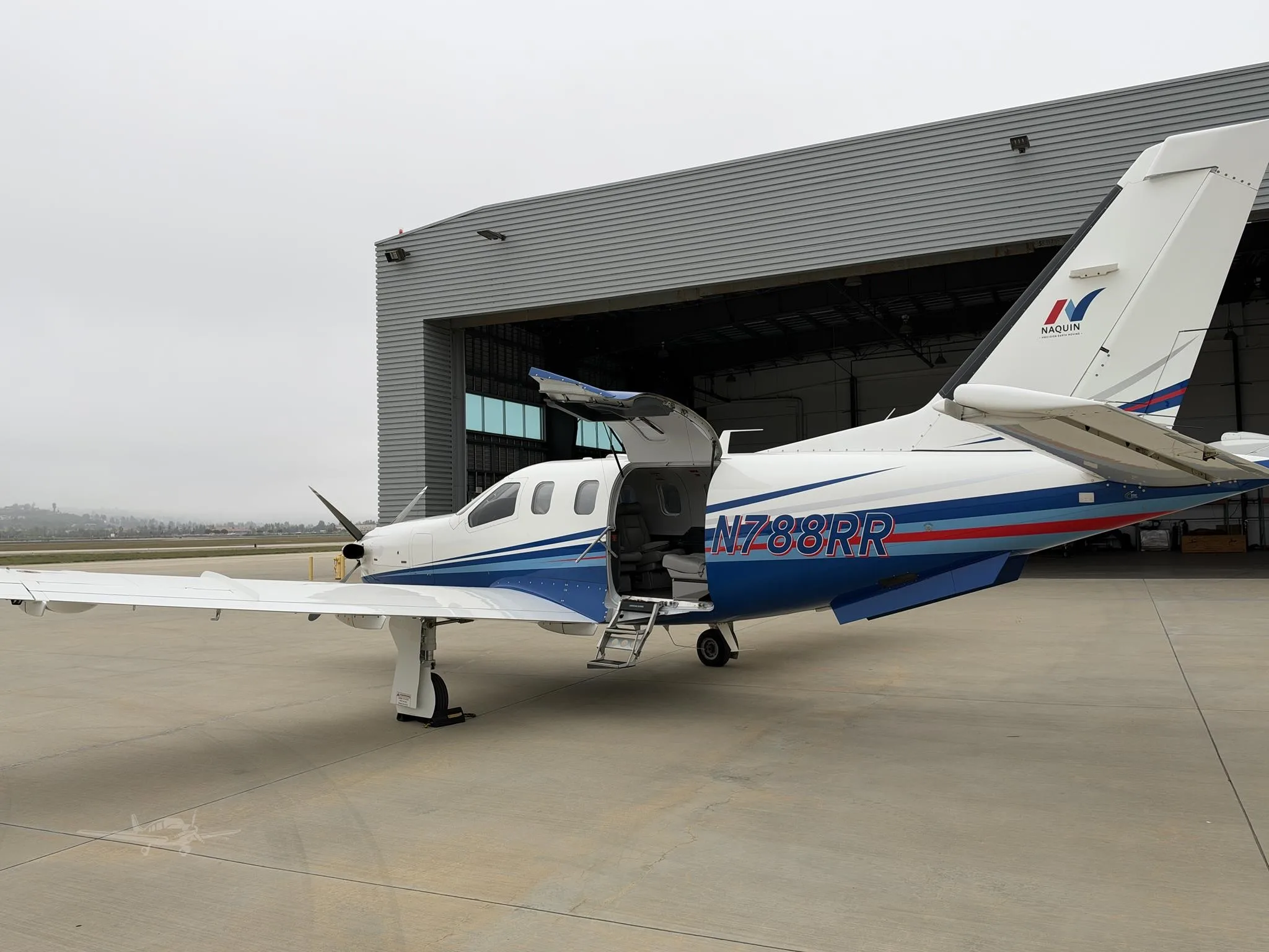 Exterior view of a 2000 DAHER TBM 700B, N788RR.