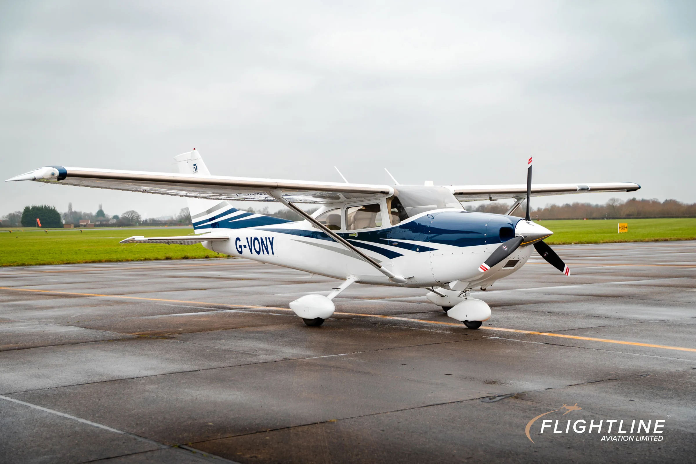 Exterior view of a 2007 Cessna T182T Skylane.