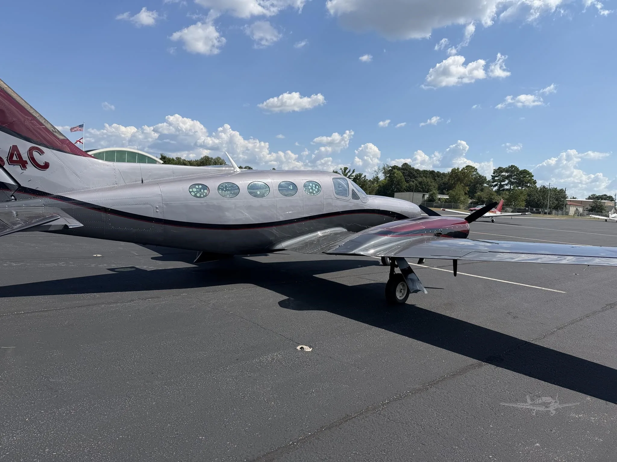 Exterior view of a 1982 CESSNA 414A, N5134C.