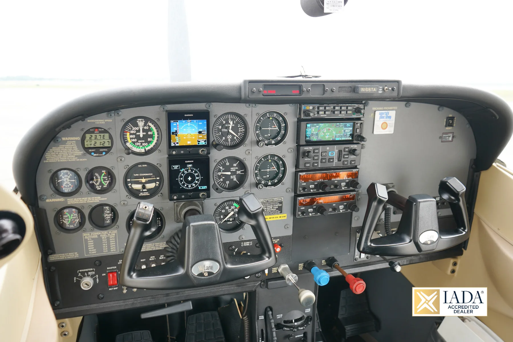 Cockpit and instrument panel of a 2001 Cessna 182T SKYLANE.