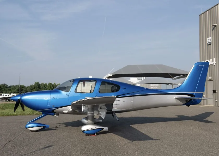 Exterior view of a 2025 Cirrus SR22-G7, N35PE.