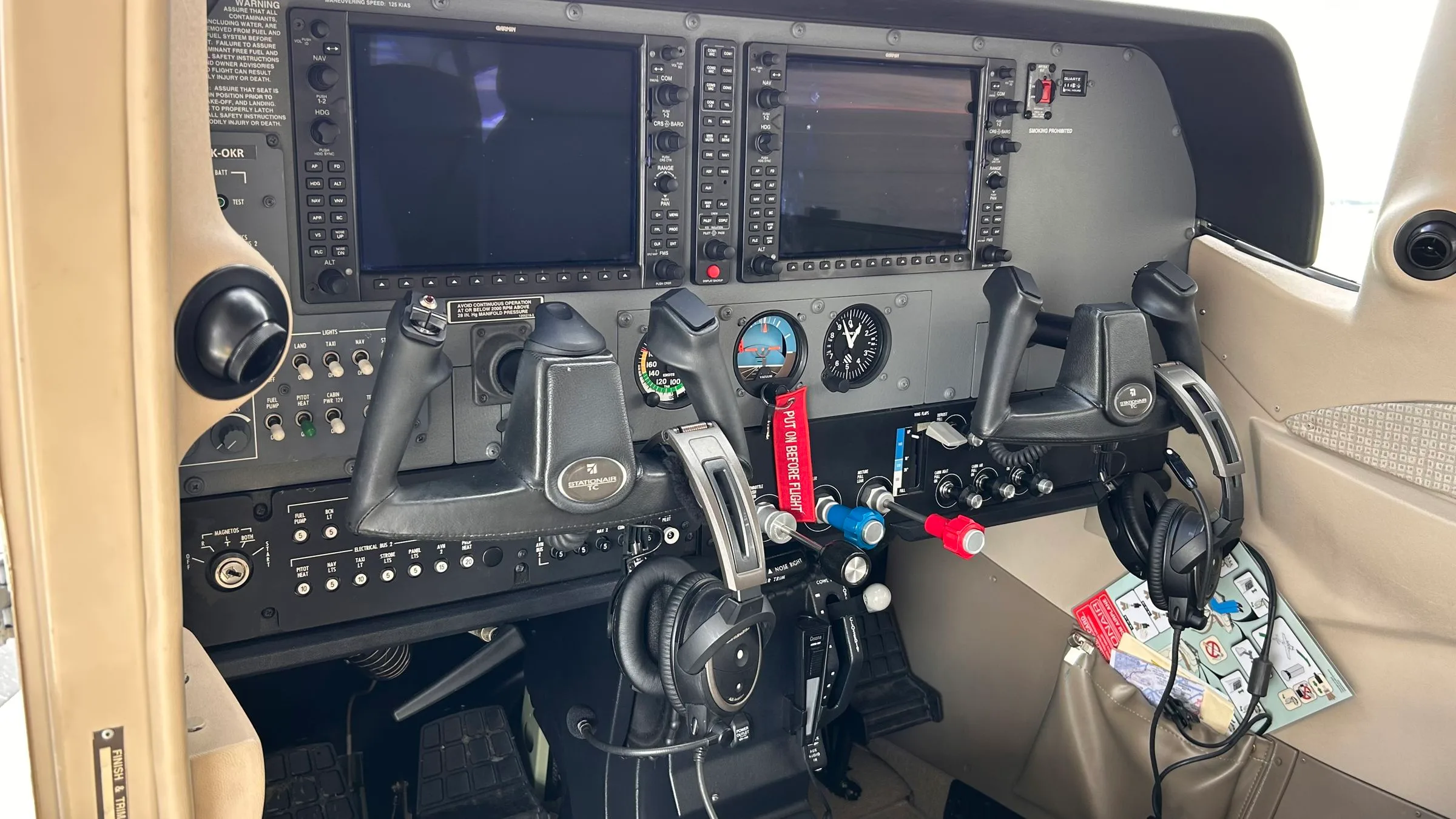Cockpit and instrument panel of a 2009 Cessna 206H Super Skywagon.