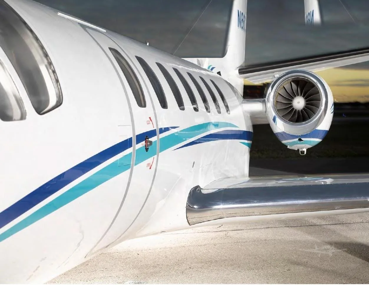 Exterior view of a 1994 CESSNA CITATION V ULTRA, N863JB.