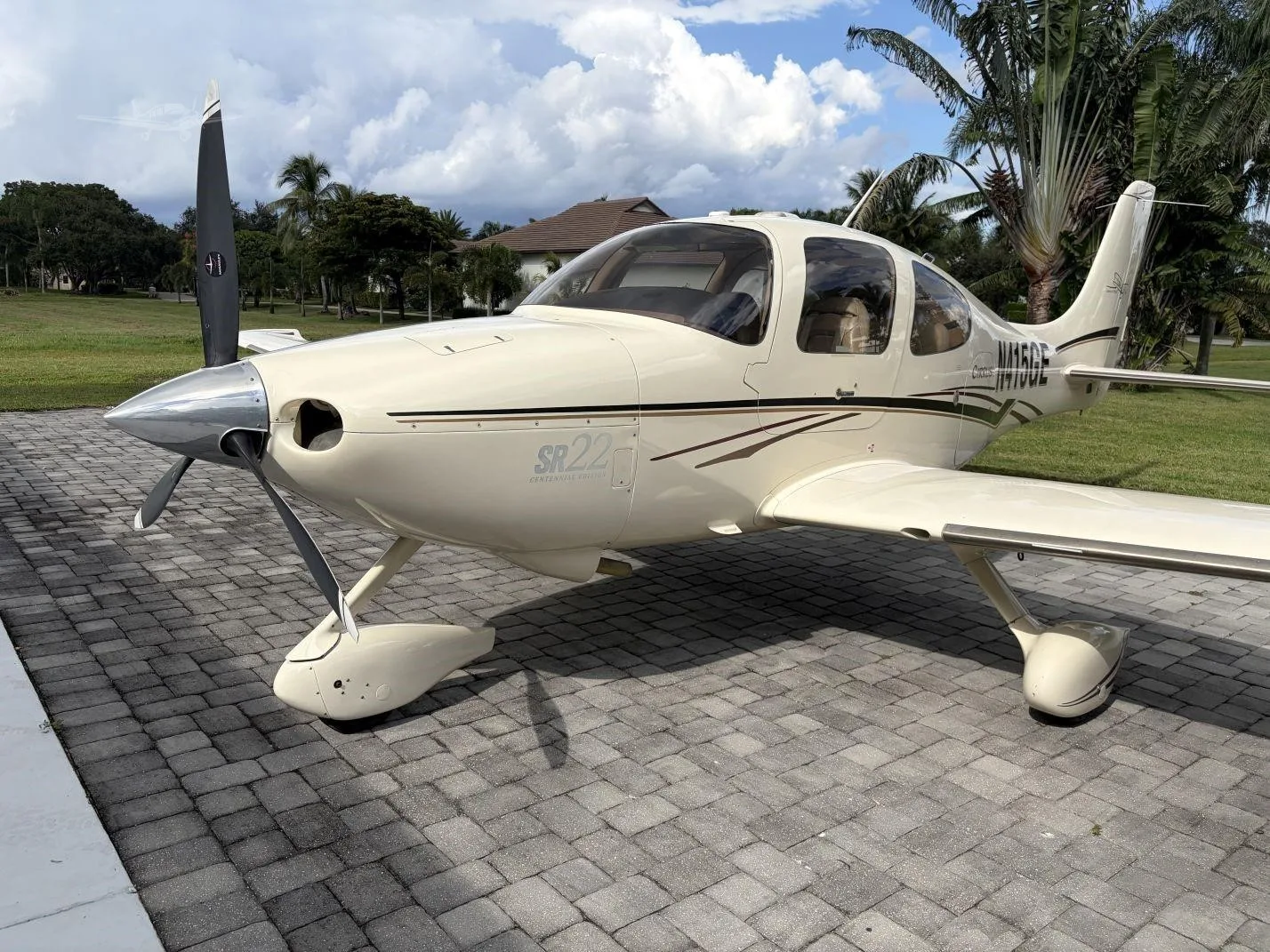 Marketing image of a 2003 CIRRUS SR22.