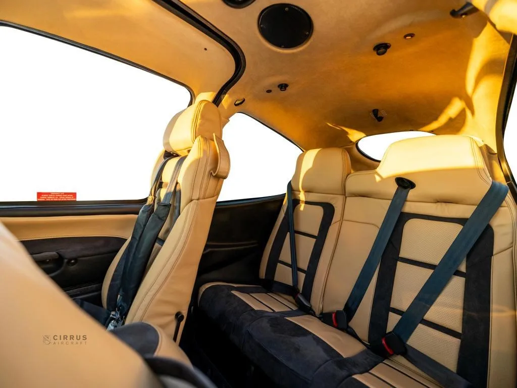 Cabin interior of a 2021 CIRRUS SR22-G6.