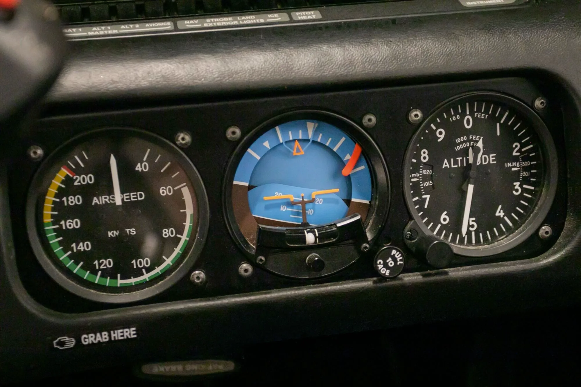Cockpit and instrument panel of a 2019 Cirrus SR20 G6.