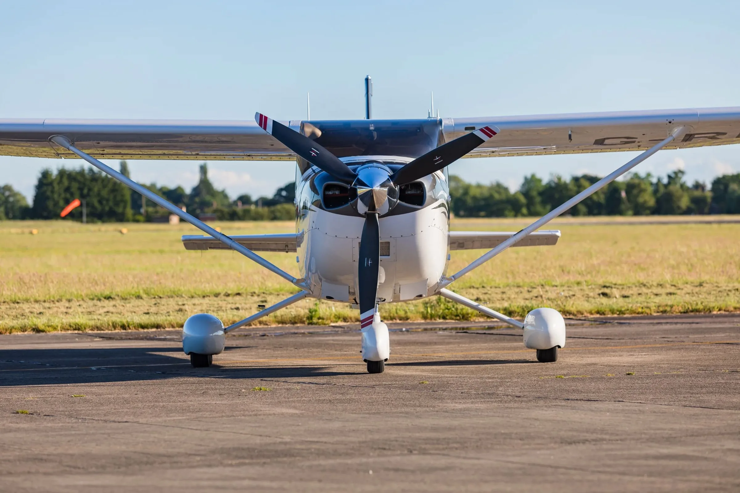 Exterior view of a 2015 Cessna 182T Skylane, G-RDDM.