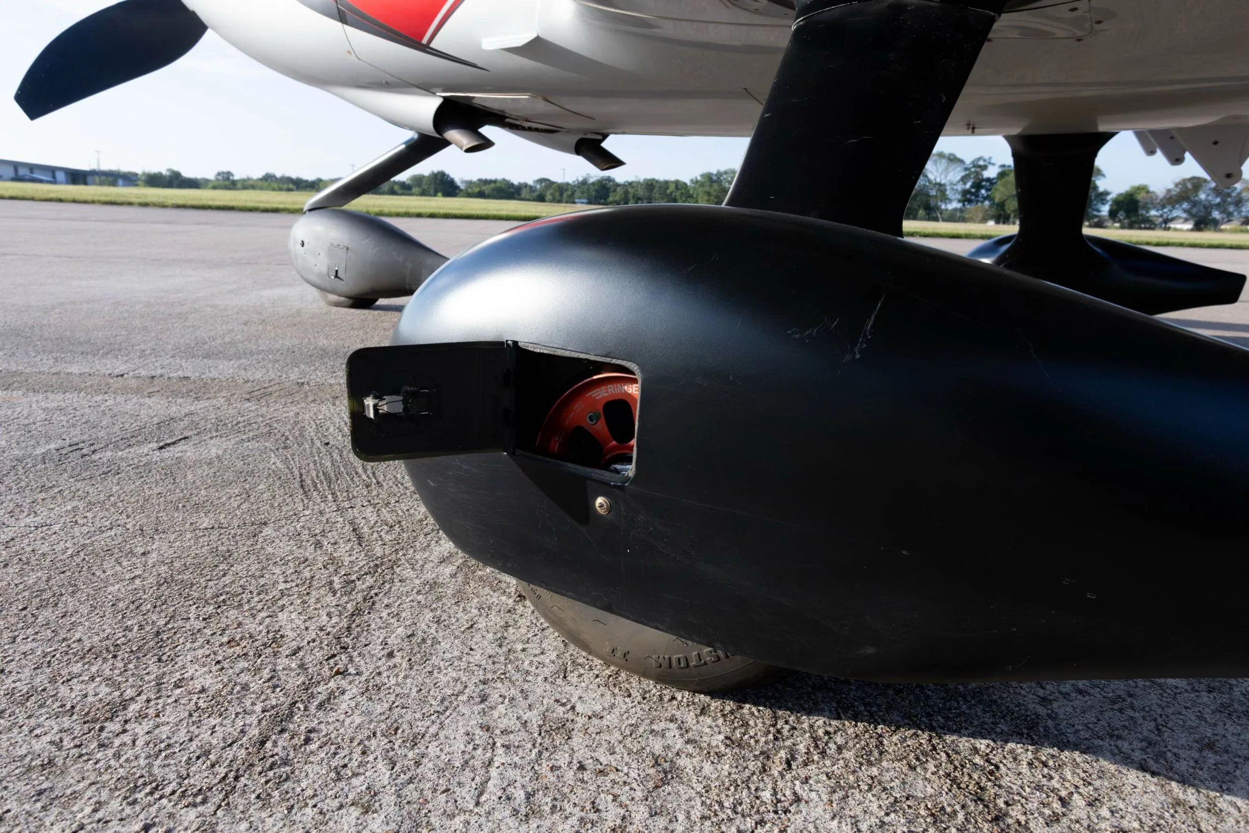 Exterior view of a 2012 Cirrus SR22T, N344X.
