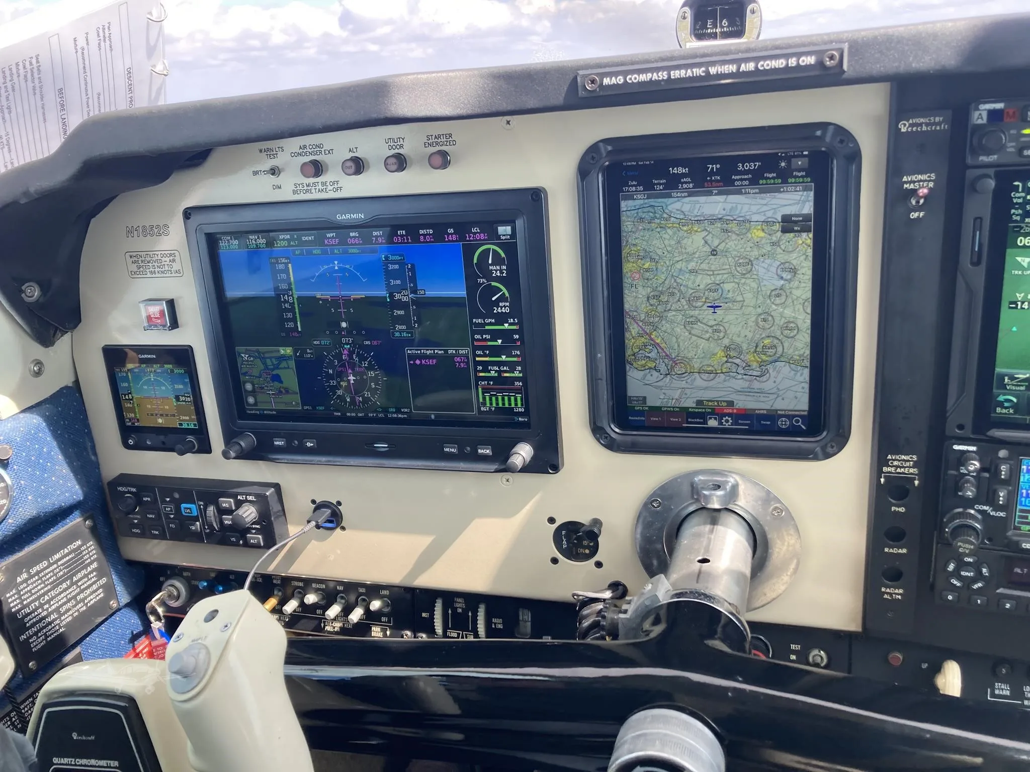 Avionics suite of a 1981 BEECHCRAFT A36 BONANZA.