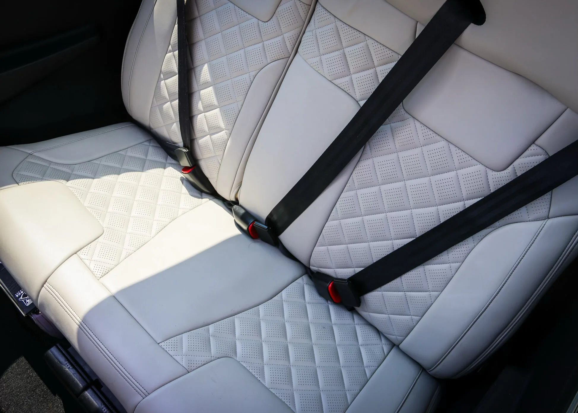 Cabin interior of a 2019 Cirrus SR22-G6.