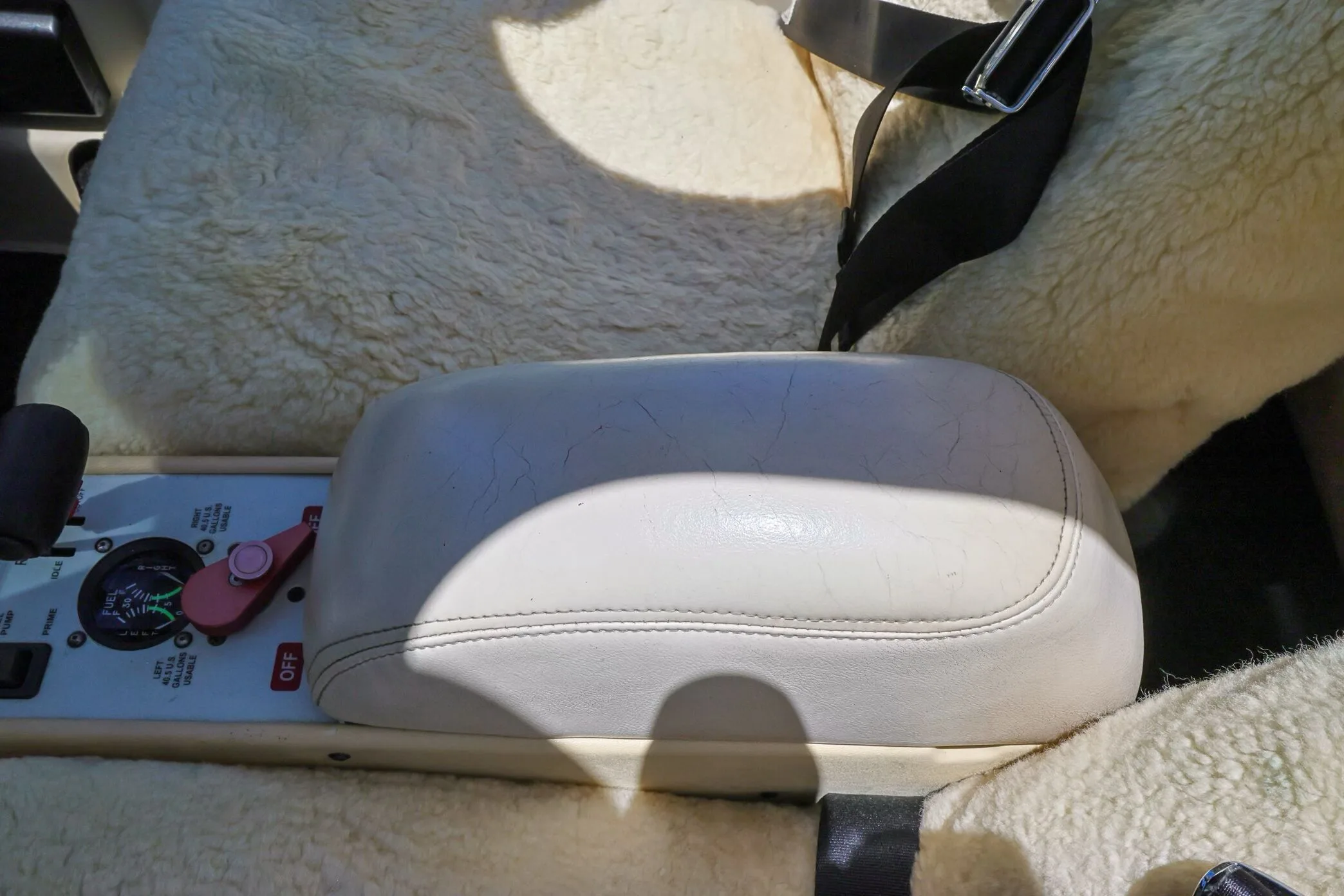 Cabin interior of a 2006 Cirrus SR22-G2 GTS.