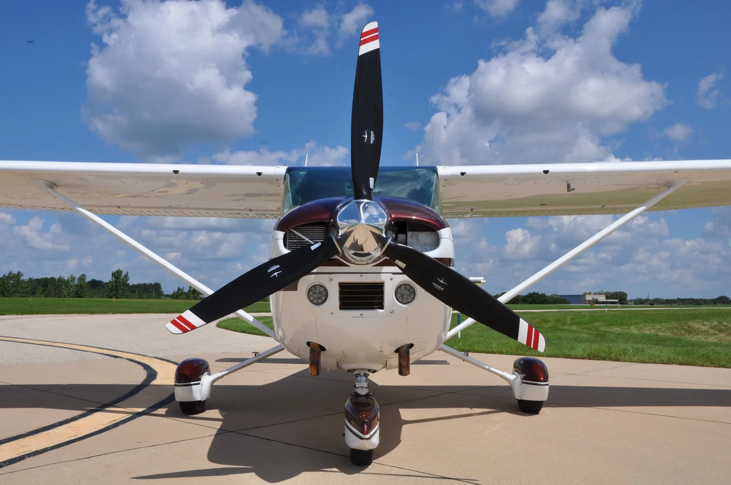 Exterior view of a 1976 AKC AVIATION 182P — AKC AVIATION.