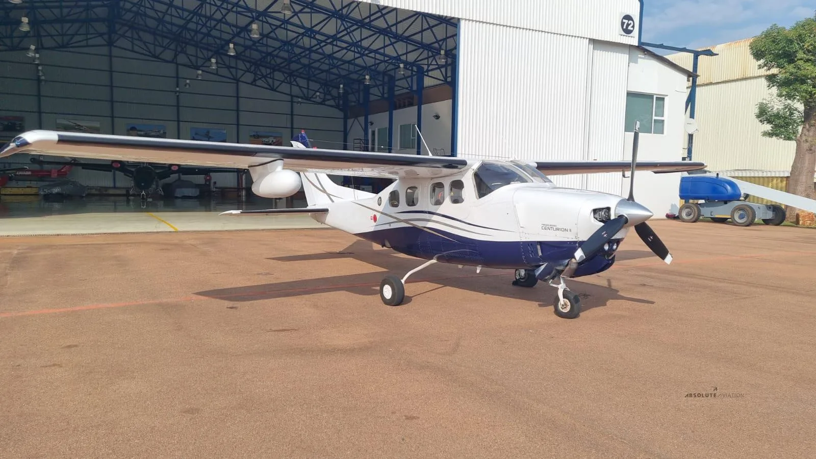 Exterior view of a 1981 CESSNA P210N.
