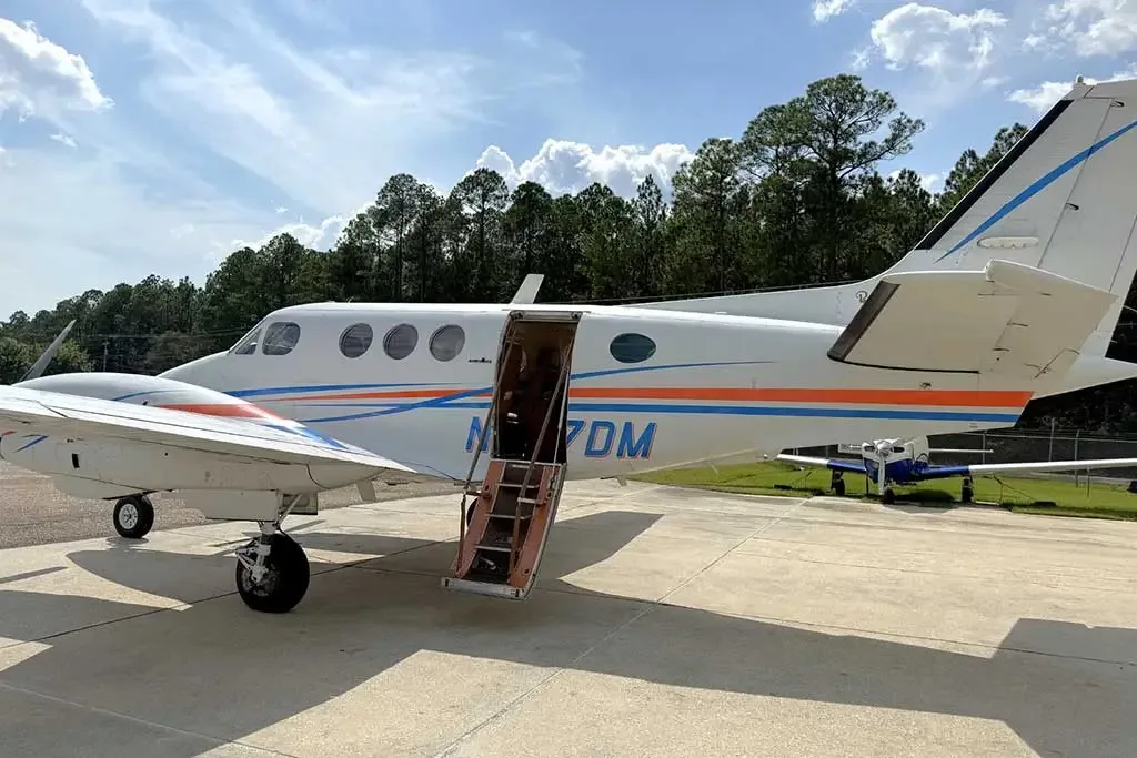 Exterior view of a 1995 Beechcraft King Air C90, LJ-1417.