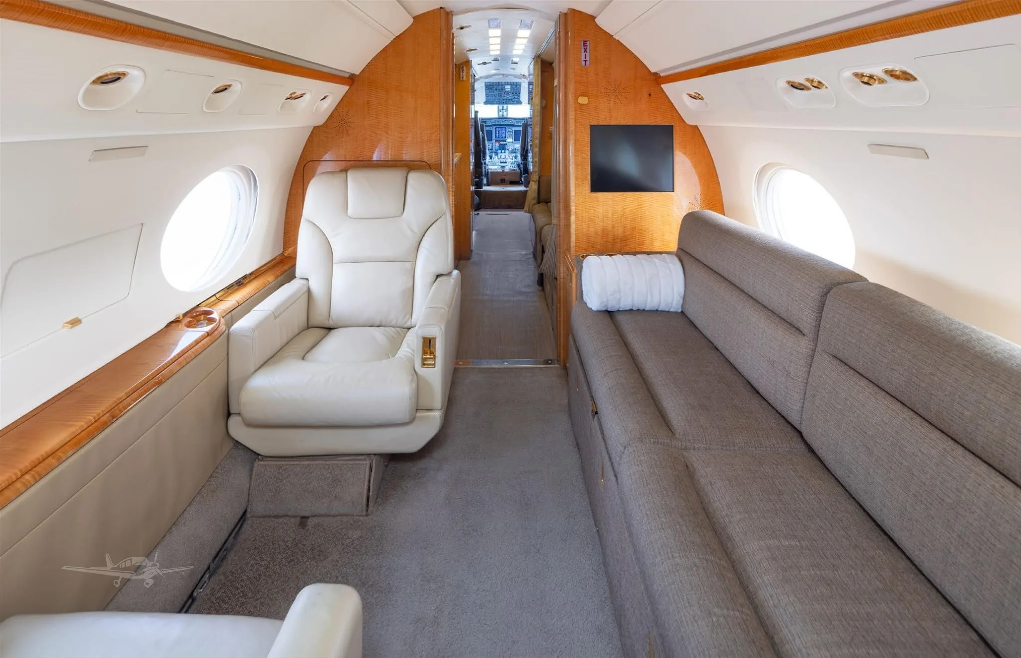 Cabin interior of a 1997 GULFSTREAM GV.