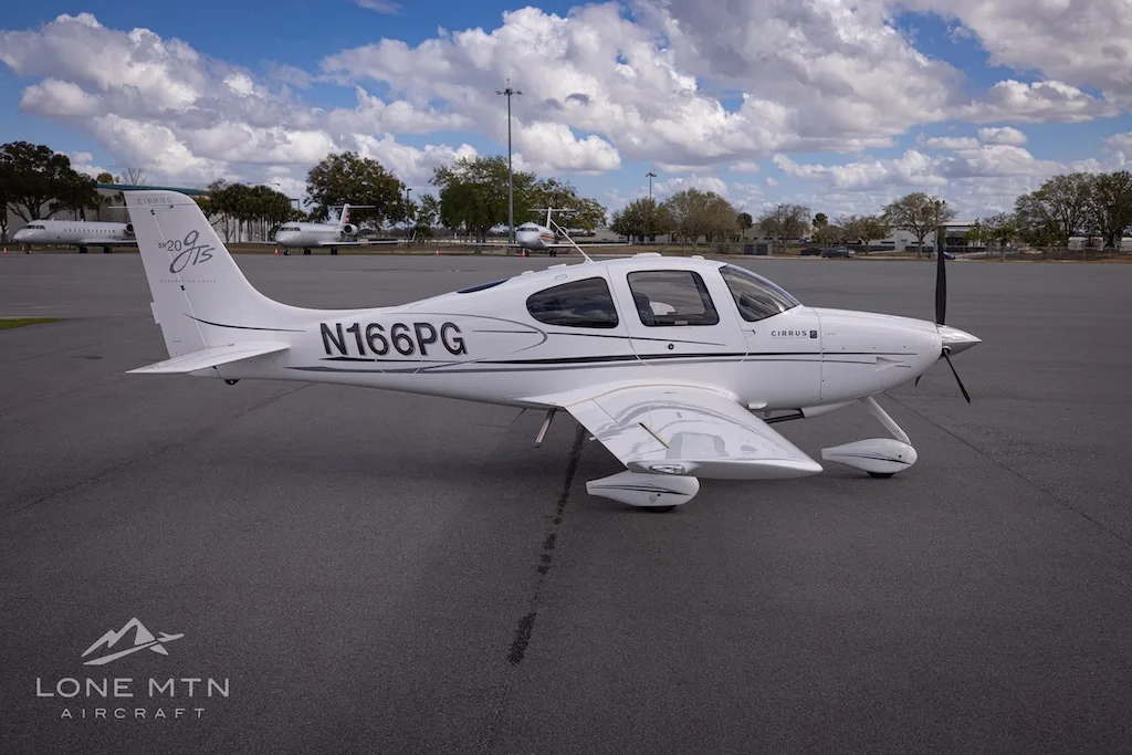 Cabin interior of a 2008 Cirrus SR20 G3.