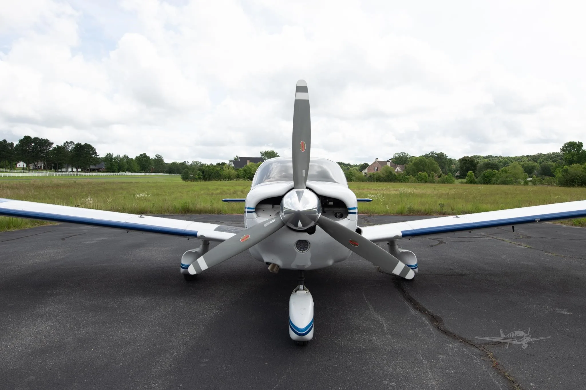 Exterior view of a 1977 PIPER CHEROKEE 6/300, N2617M.