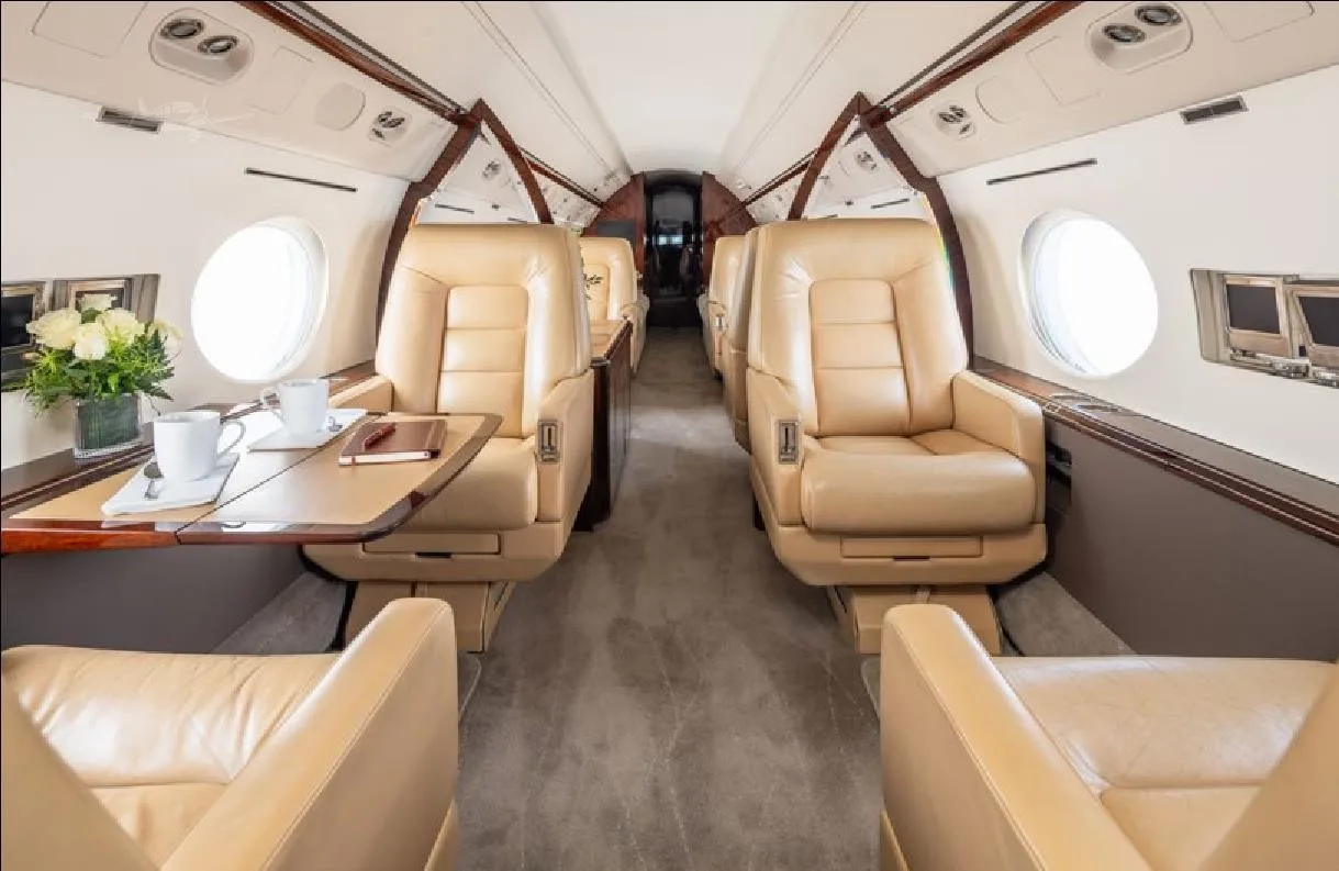 Cabin interior of a 2001 GULFSTREAM GIVSP.