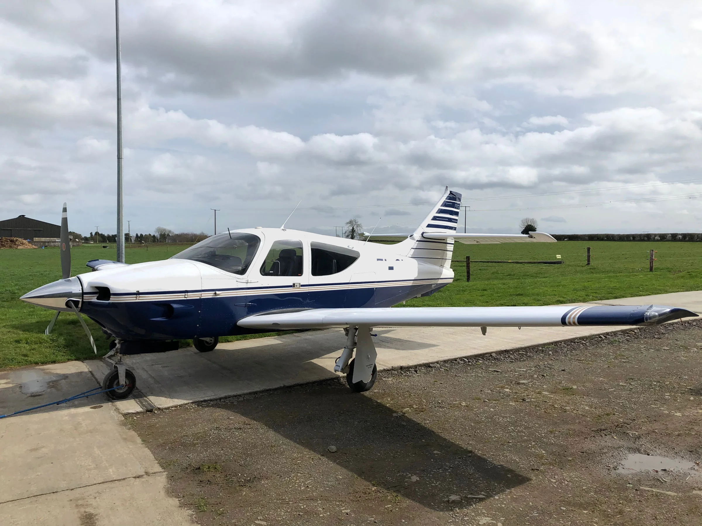 Exterior view of a 1974 Rockwell Commander 112A.