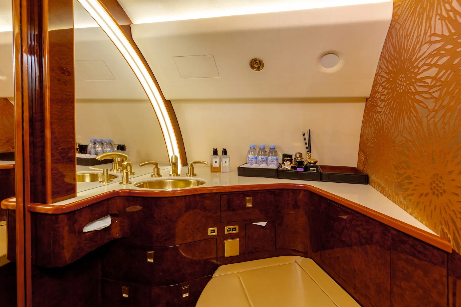 Cabin interior of a 2008 Bombardier Challenger 850 MSN 8068 “VP-CFZ”.