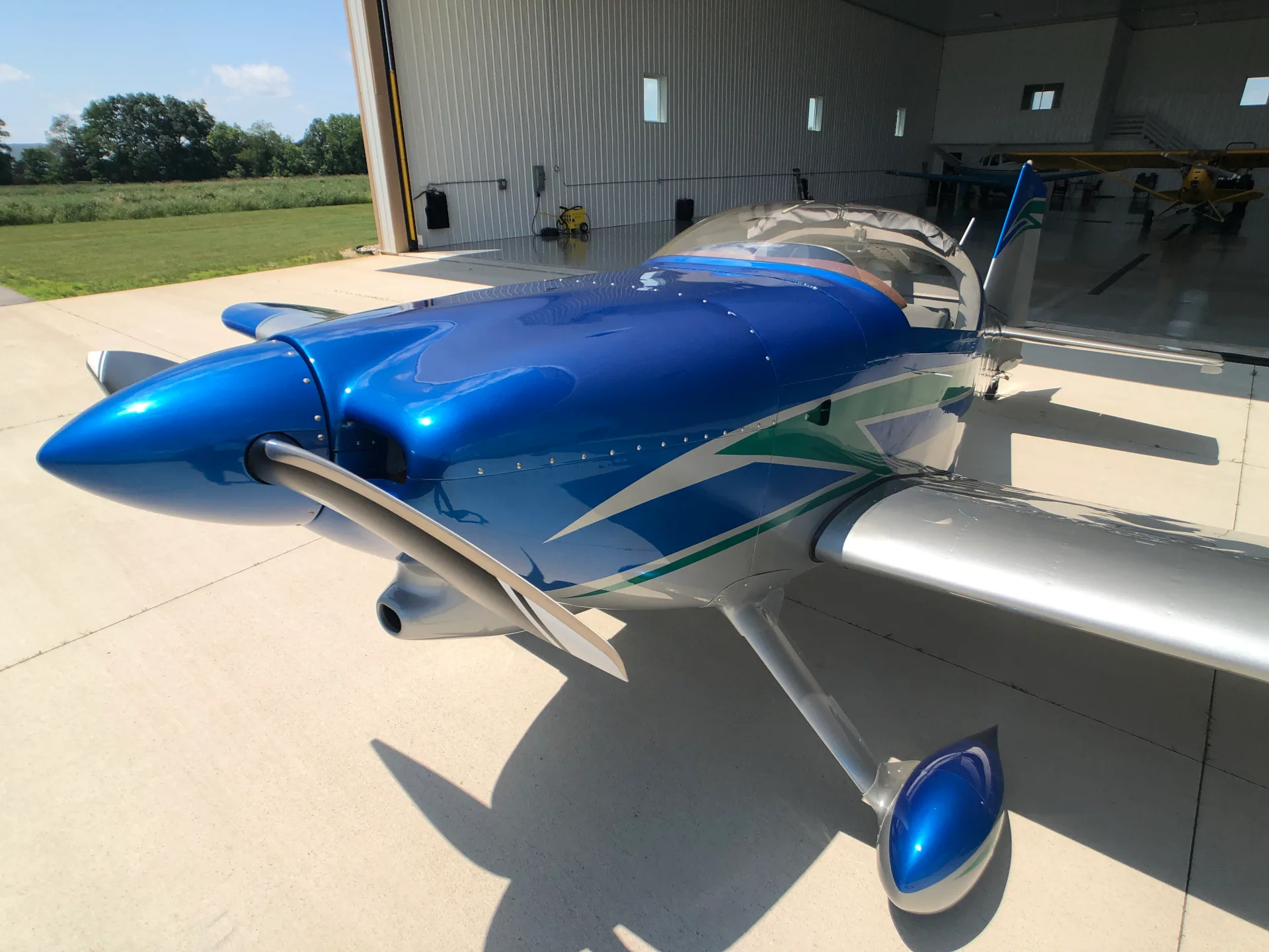 Exterior view of a 1998 Vans RV6 - Elite Air Service.