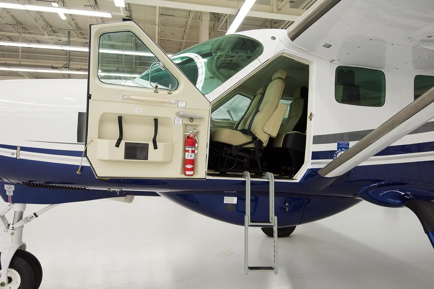 Exterior view of a 2027 CESSNA CARAVAN 208.