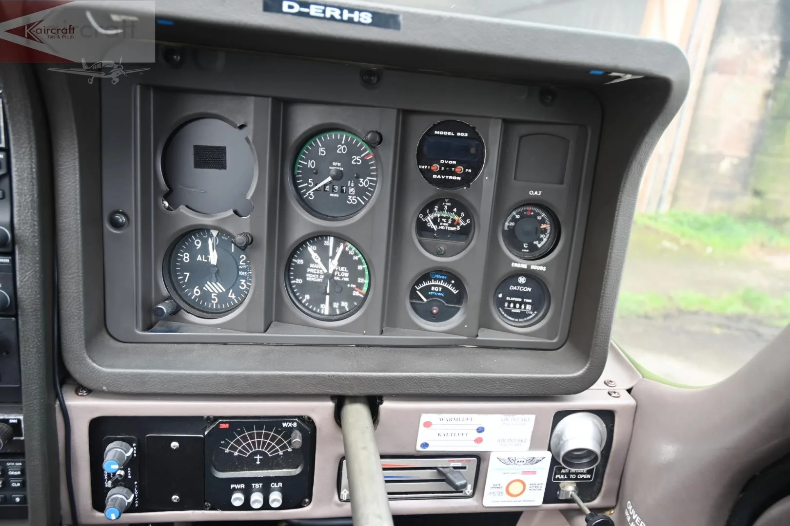 Avionics suite of a 1986 SOCATA TB-20 TRINIDAD.