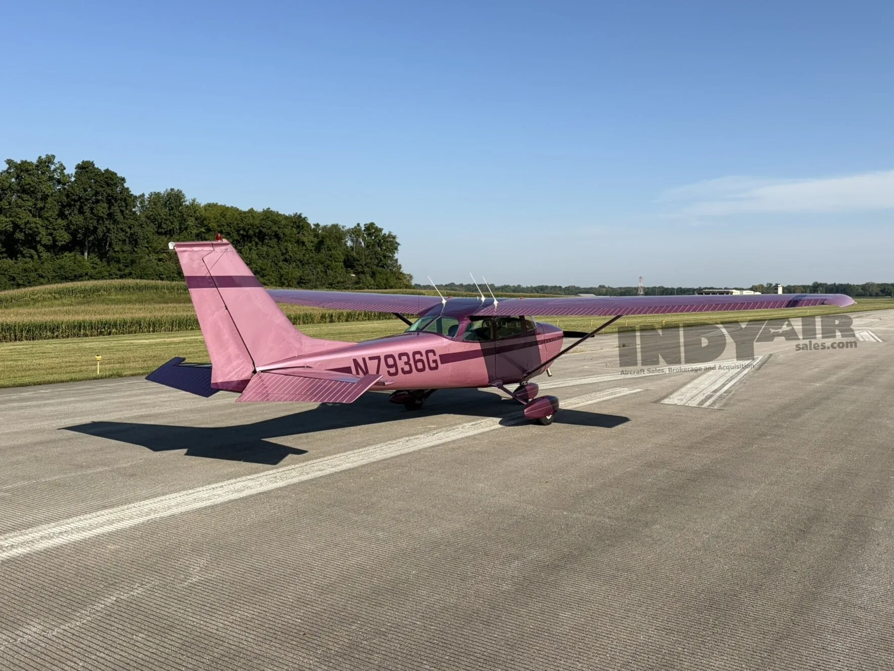 Exterior view of a 1970 Cessna 172L, N7936G.