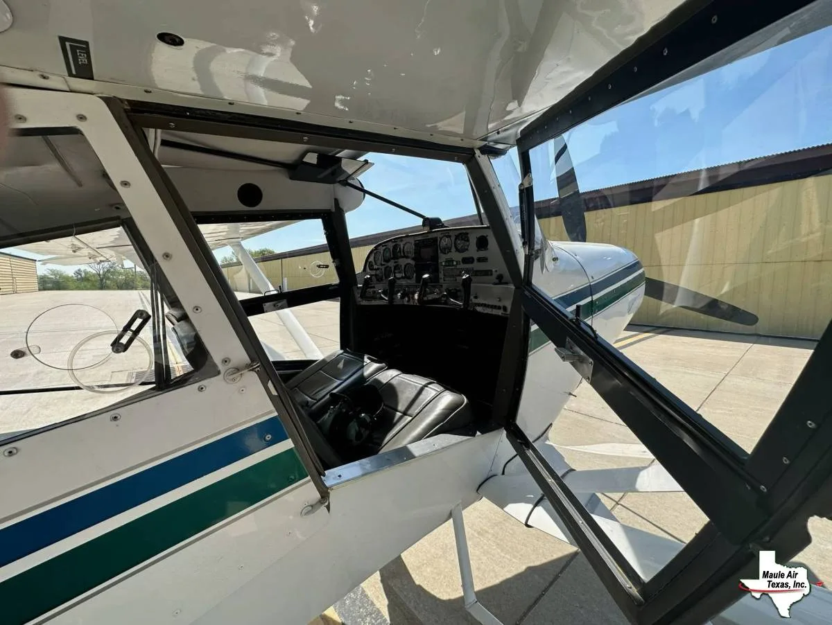 Exterior view of a 2001 Maule M-7-260C.