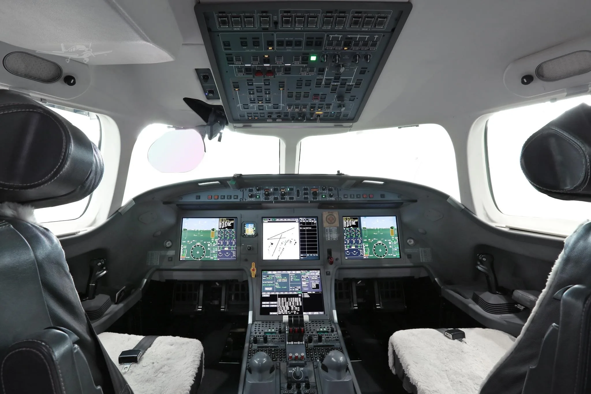 Cockpit and instrument panel of a 2018 DASSAULT FALCON 8X.