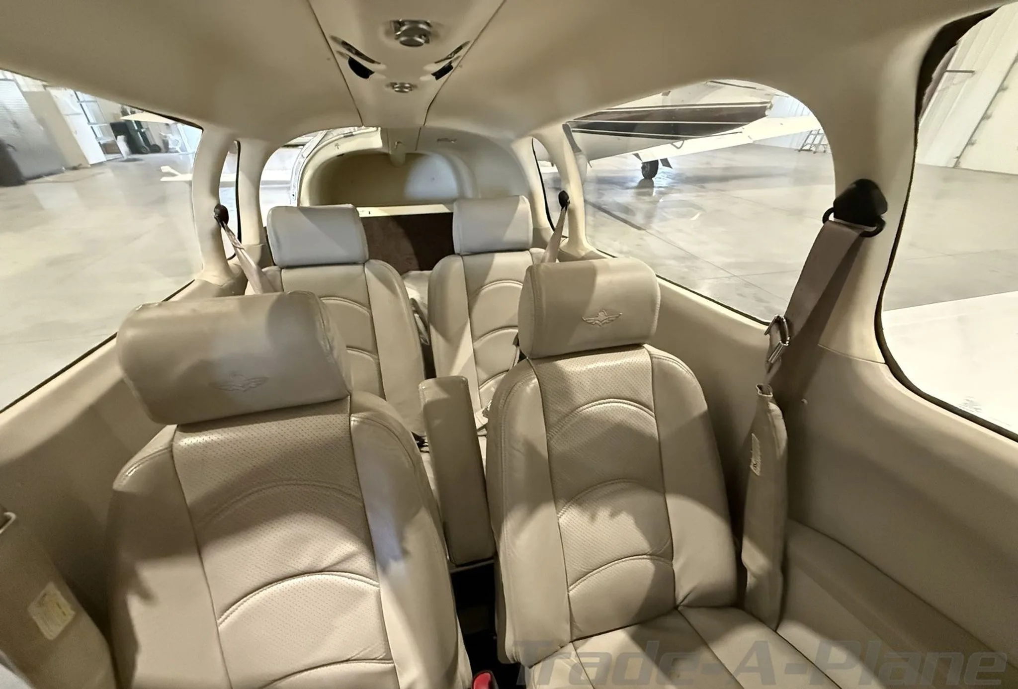 Cabin interior of a 2005 MOONEY M20M GX BRAVO.