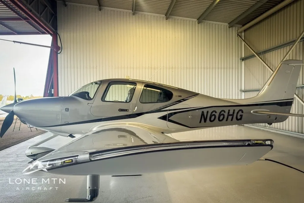 Exterior view of a 2024 Cirrus SR22T G7 GTS.