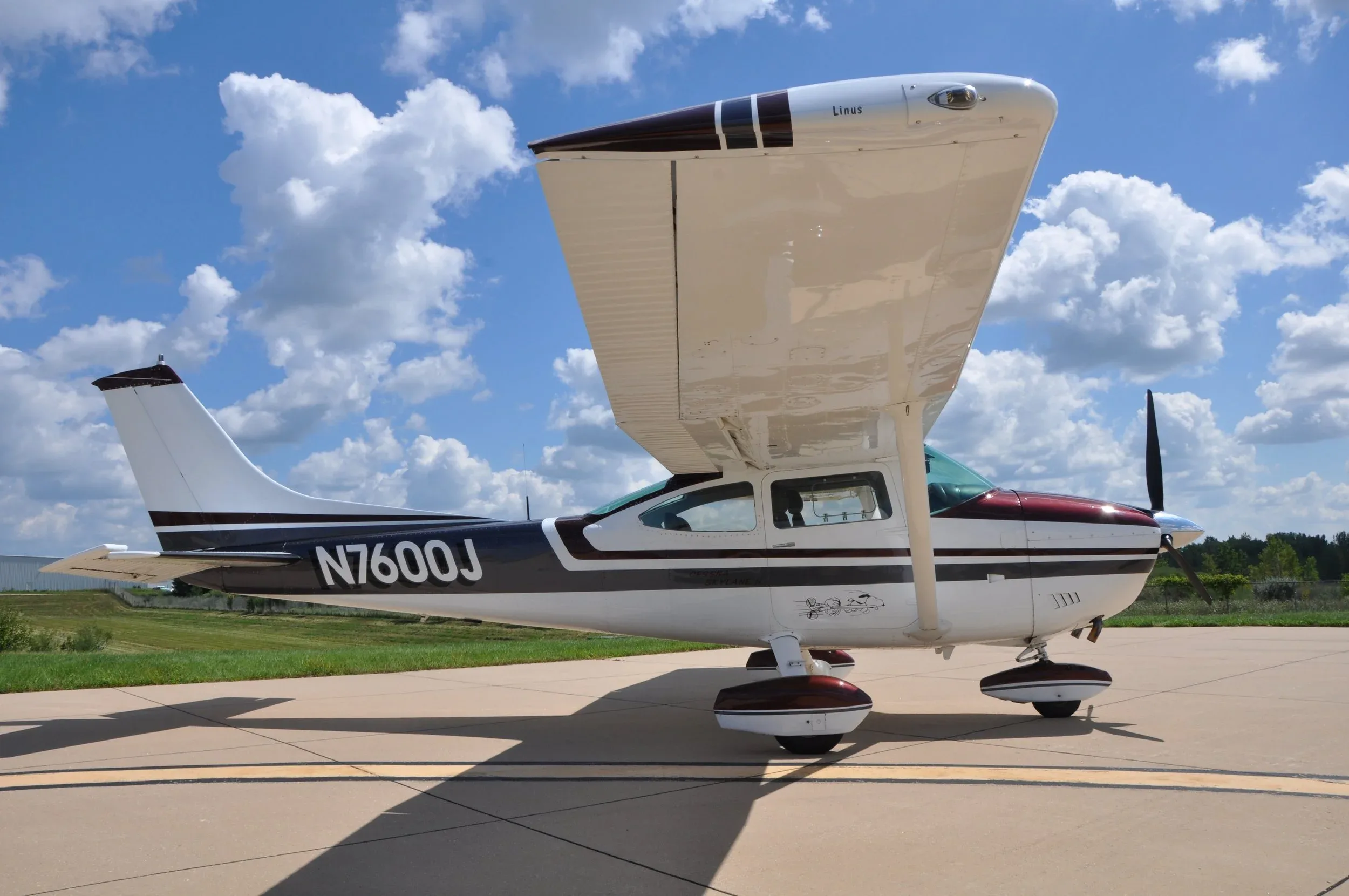 Exterior view of a 1976 AKC AVIATION 182P — AKC AVIATION.