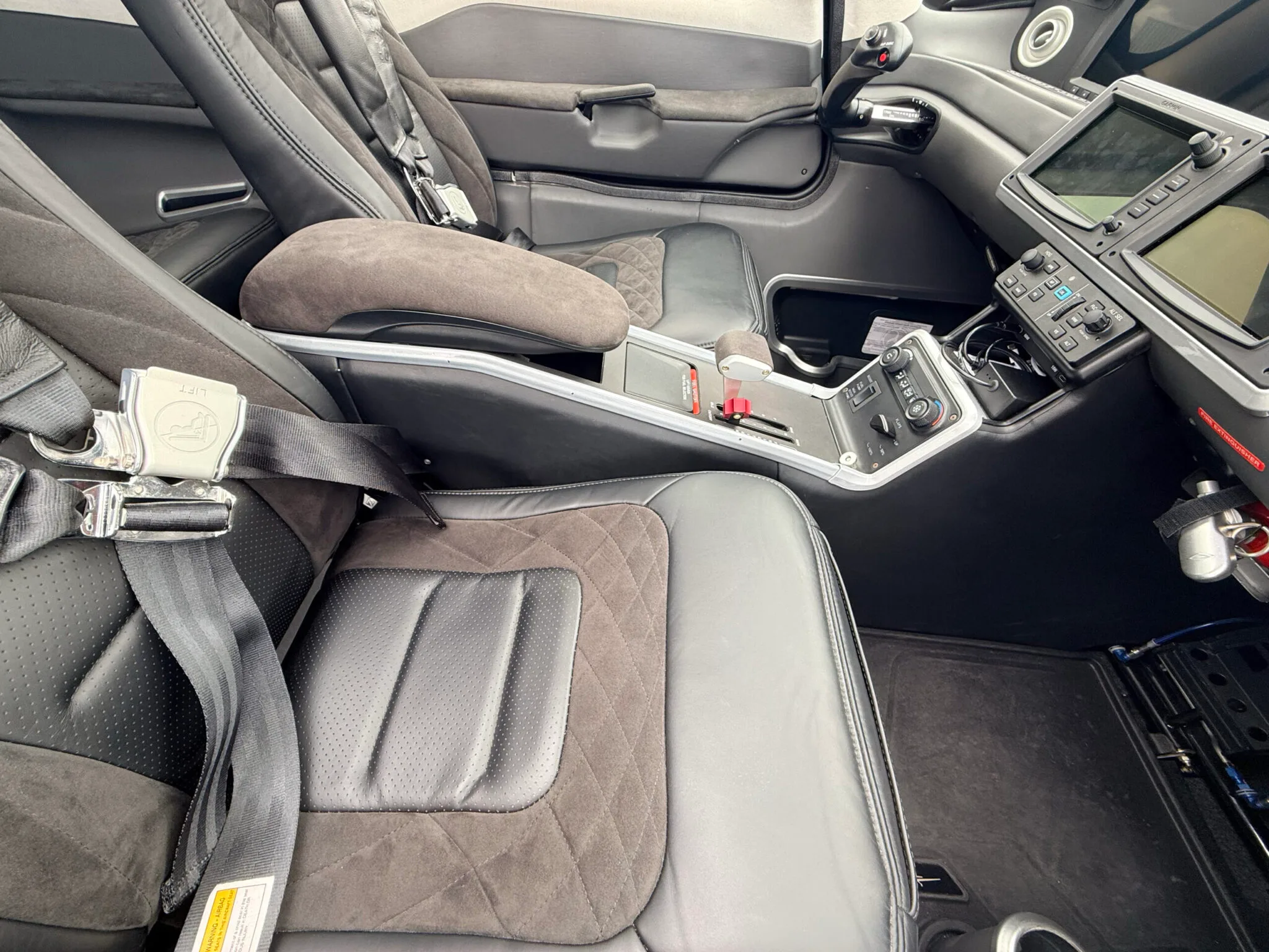 Cabin interior of a 2024 Cirrus SR22-G7 TURBO.