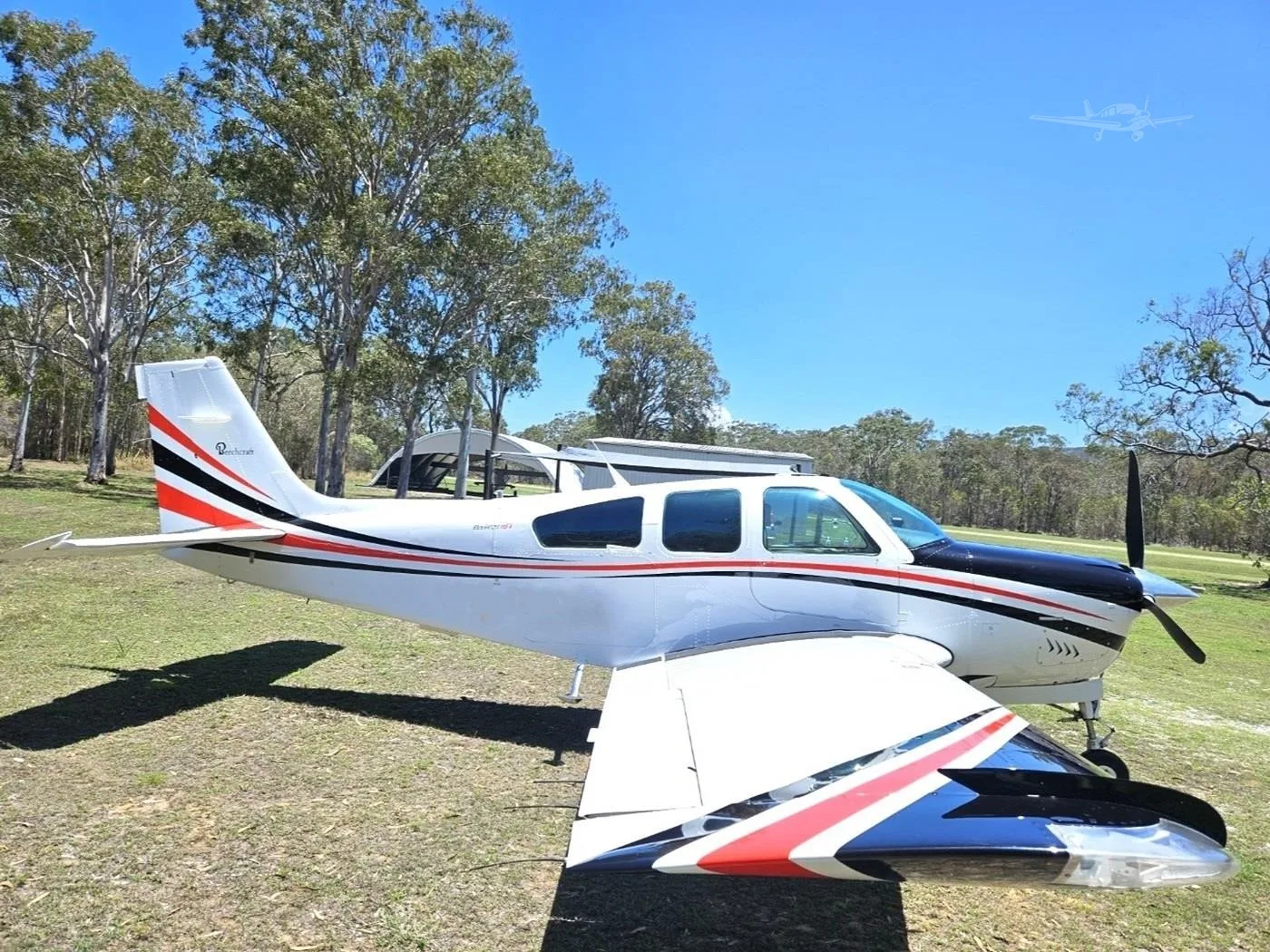 Exterior view of a 1990 BEECHCRAFT F33A BONANZA.