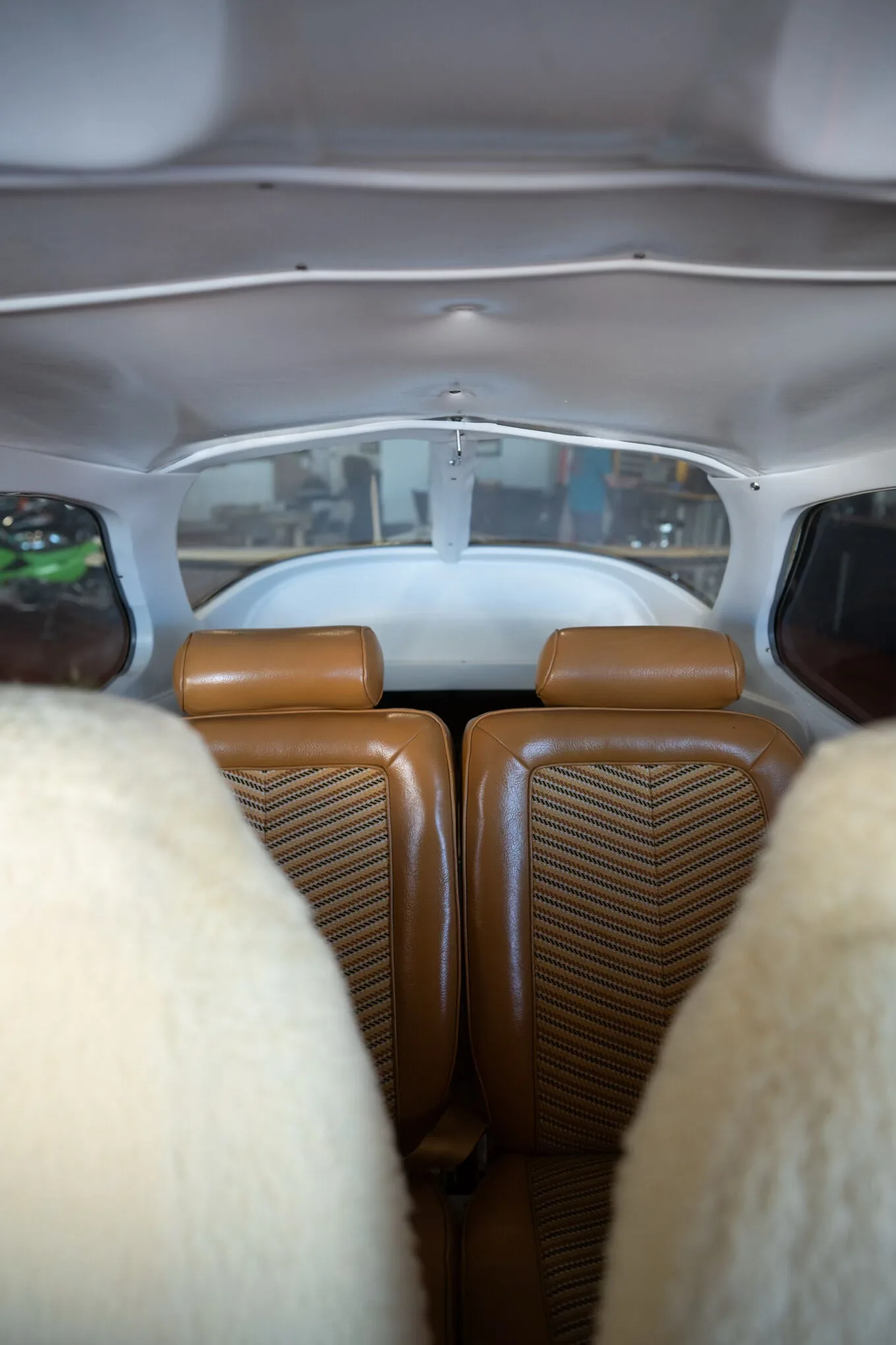Cabin interior of a Cessna R172K Hawk XP - Aerista.
