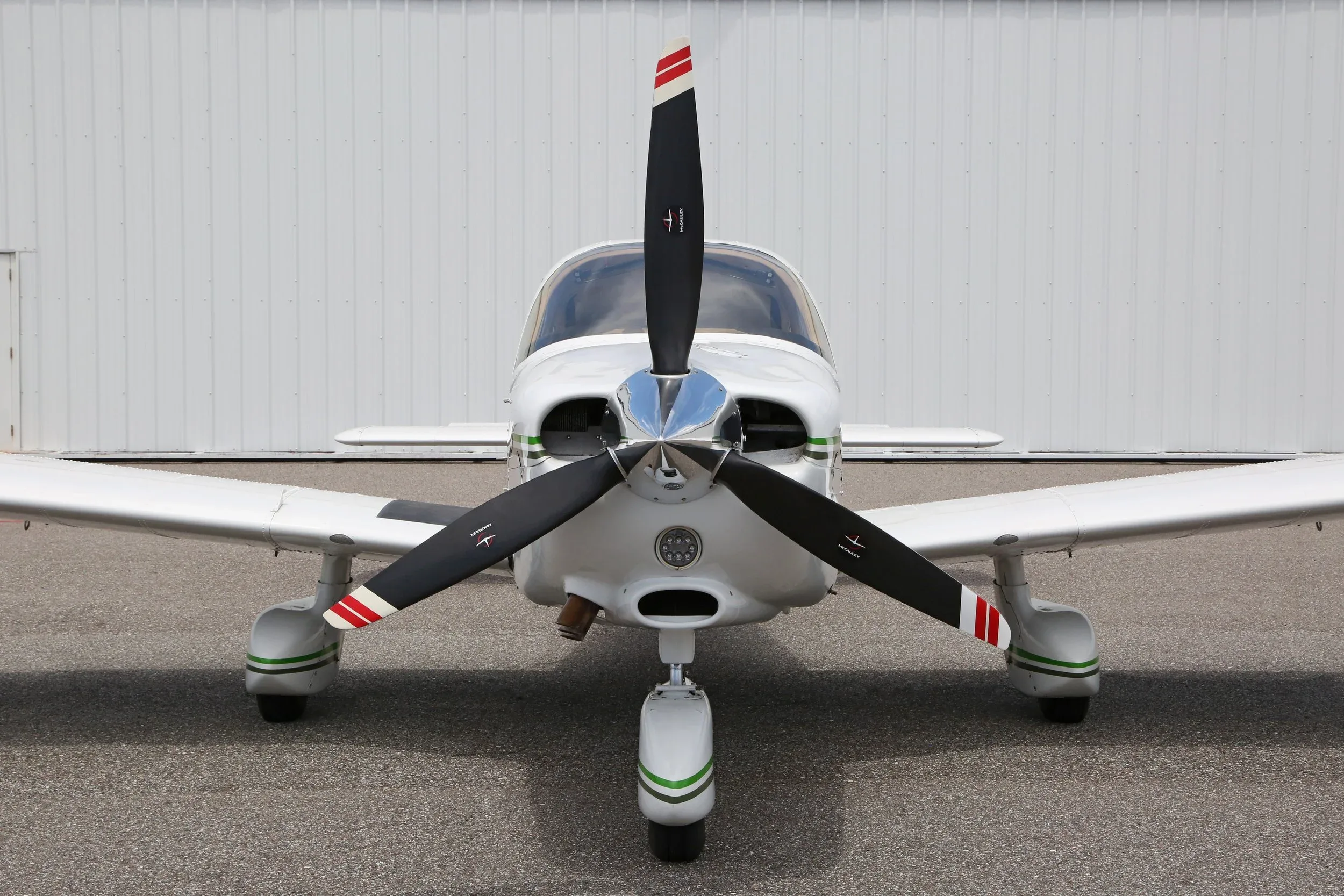 Exterior view of a 1979 Piper DAKOTA PA-28-236.