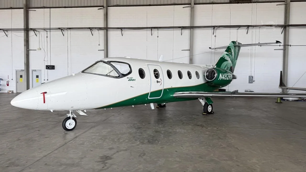 Exterior view of a 1999 BEECHCRAFT BEECHJET 400A, N482RK.