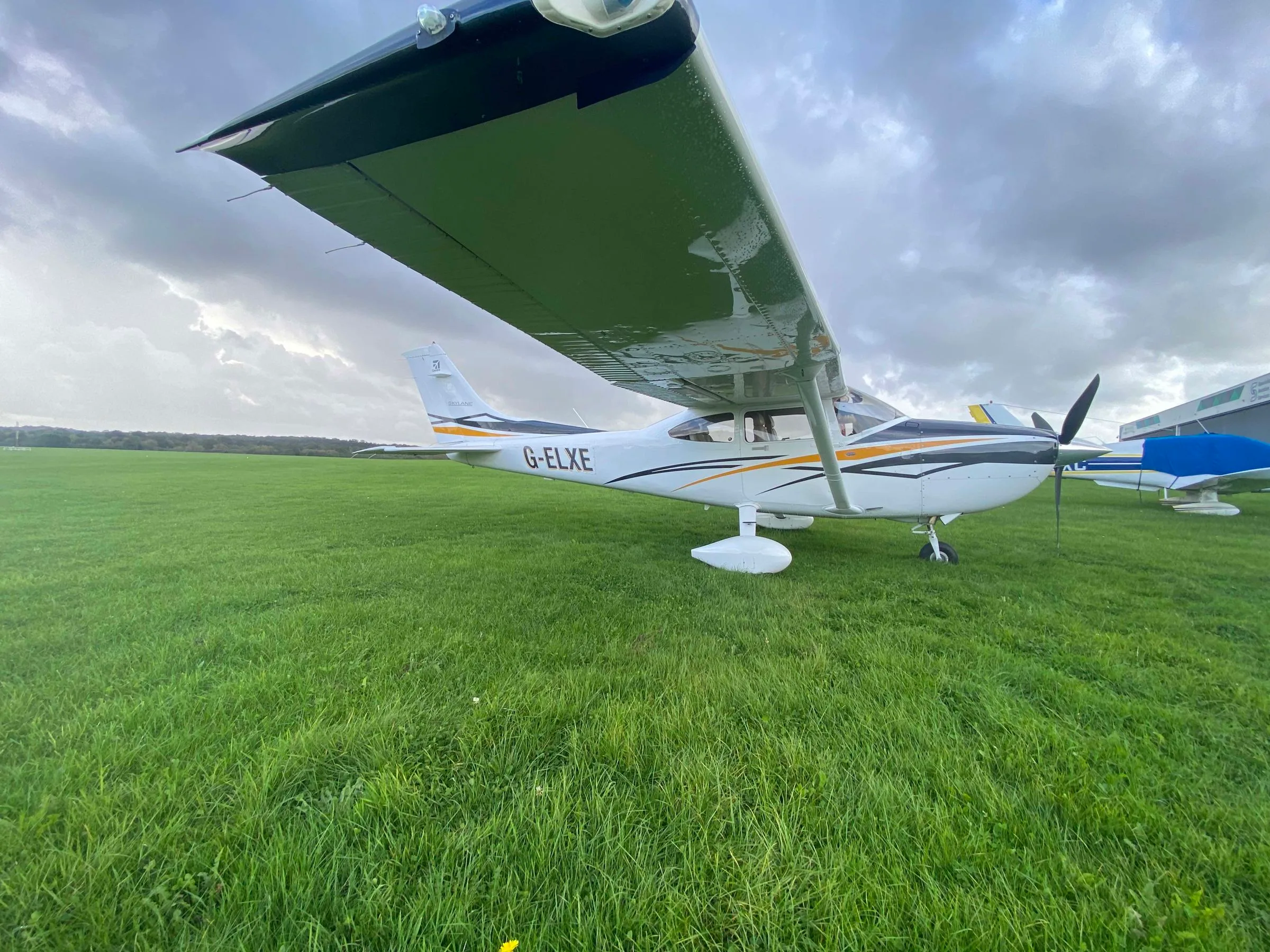 Exterior view of a 2007 Cessna 182T Skylane.